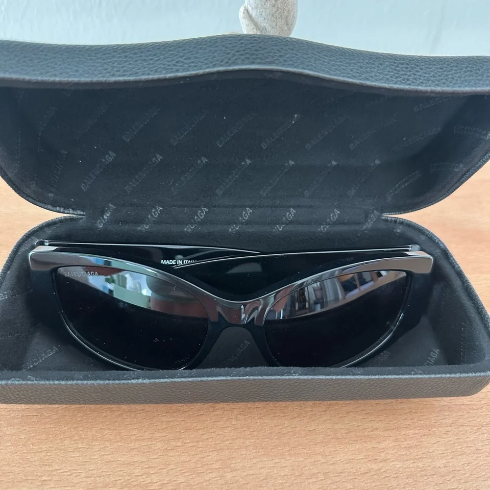 Balenciaga Black Sunglasses - Picture 6 of 6